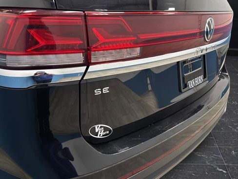 Used 2024 Volkswagen Atlas SE AWD/4WD image 37