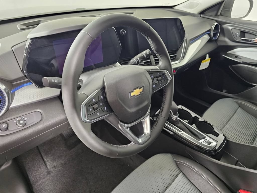 Used 2026 Chevrolet Trax LT w/ LT Convenience Package FWD image 26