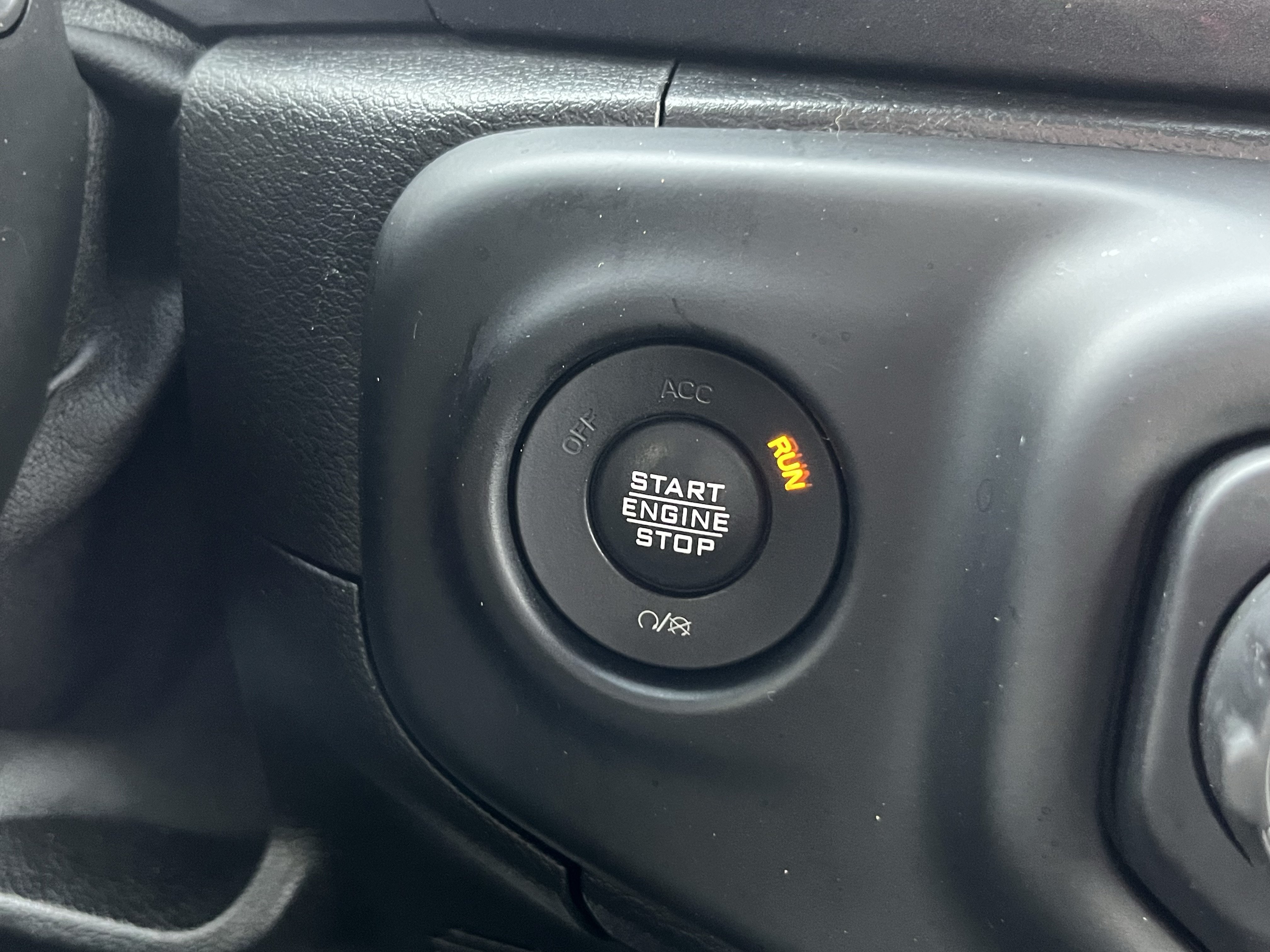 Used 2020 Jeep Gladiator Sport AWD/4WD image 34
