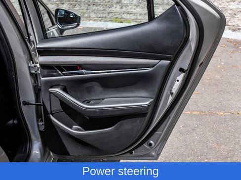 Used 2022 MAZDA MAZDA3 s FWD image 19