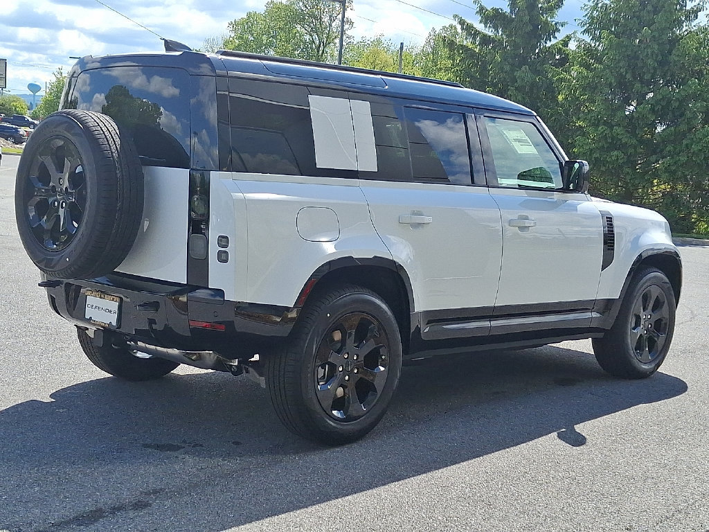 New 2026 Land Rover Defender 110 X-Dynamic SE AWD/4WD image 3