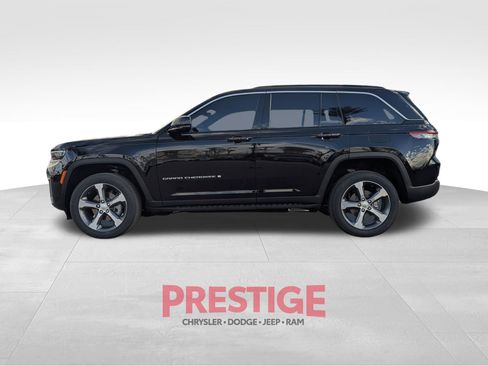 New 2026 Jeep Grand Cherokee Limited w/ Luxury Tech Group II AWD/4WD image 11