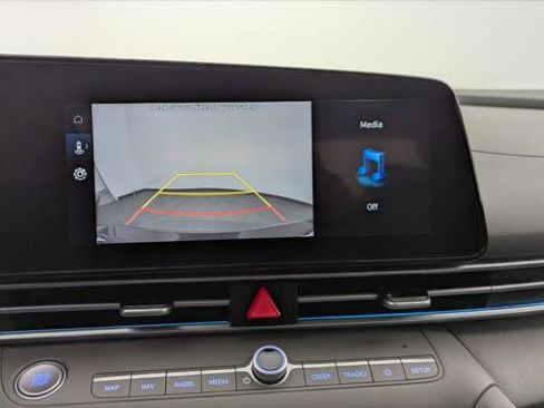 Used 2025 Hyundai Elantra SEL FWD image 27
