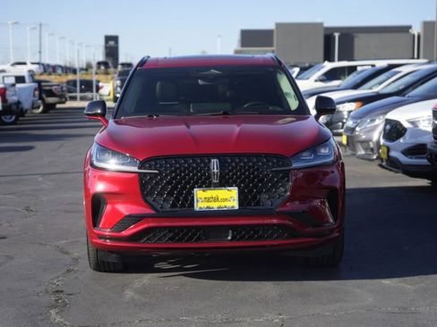 Used 2025 Lincoln Aviator Reserve w/ Equipment Group 201A image 3