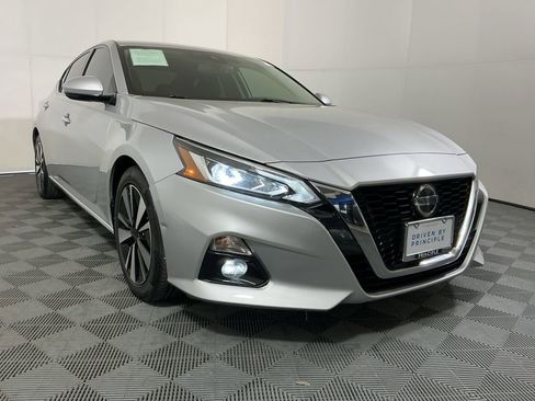 Used 2019 Nissan Altima 2.5 SV image 4