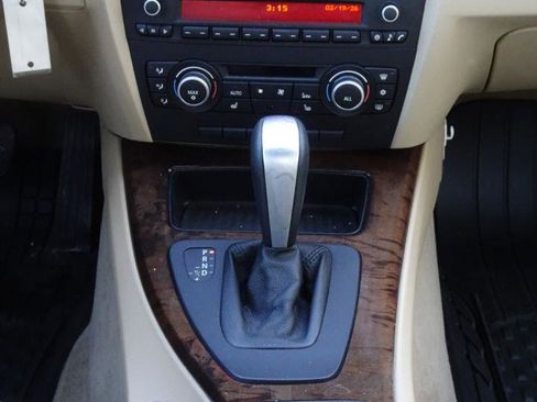 Used 2011 BMW 328i xDrive Sedan image 17