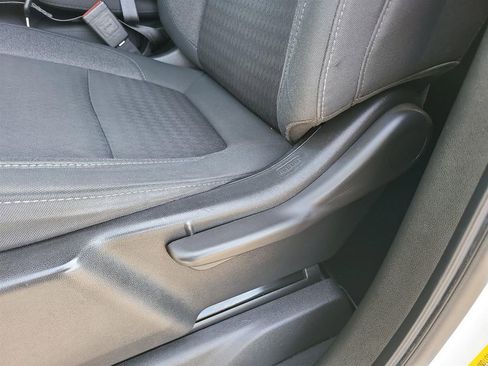 Used 2020 Chevrolet Silverado 1500 LT image 38