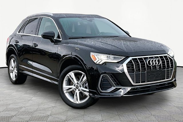 Used 2023 Audi Q3 2.0T Premium w/ Convenience Package AWD/4WD image 11
