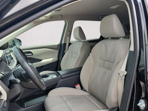 Used 2025 Nissan Rogue SV FWD image 11