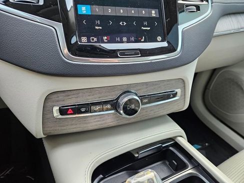 Used 2023 Volvo XC90 T8 Ultimate image 31