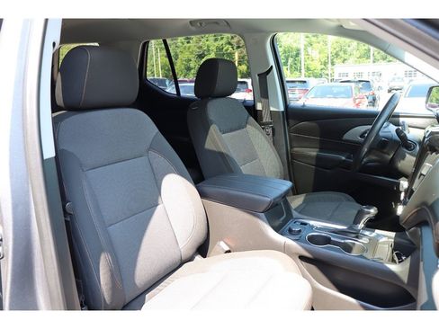 Used 2020 Chevrolet Traverse LT FWD image 20