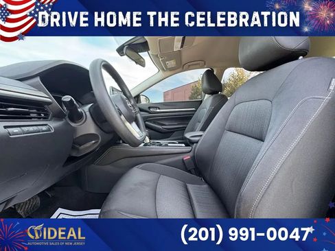 Used 2024 Nissan Altima 2.5 SV FWD image 16
