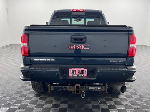 Used 2018 GMC Sierra 2500 Denali w/ Duramax Plus Package AWD/4WD image 10
