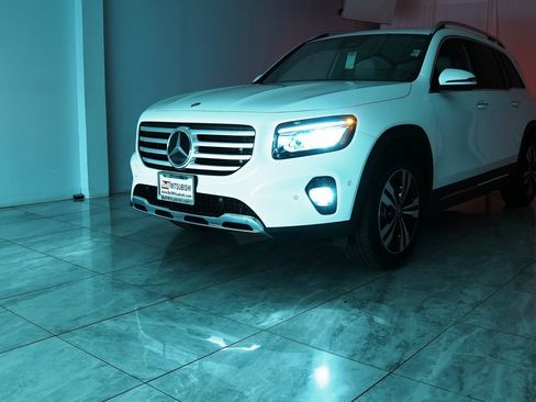 Used 2025 Mercedes-Benz GLB 250 4MATIC image 38