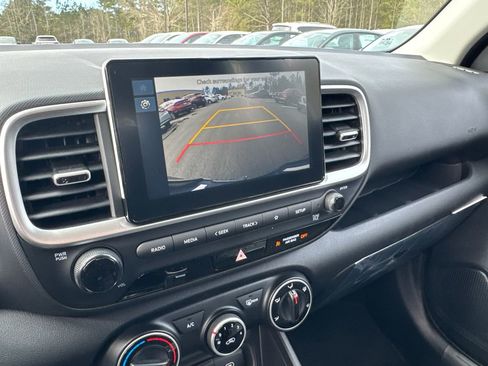 New 2026 Hyundai Venue SE image 18