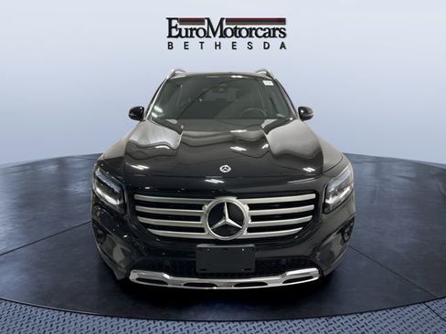Used 2025 Mercedes-Benz GLB 250 4MATIC image 2