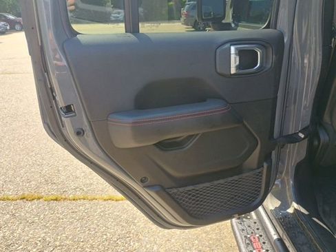 Used 2022 Jeep Wrangler Unlimited Rubicon w/ Cold Weather Group AWD/4WD image 20