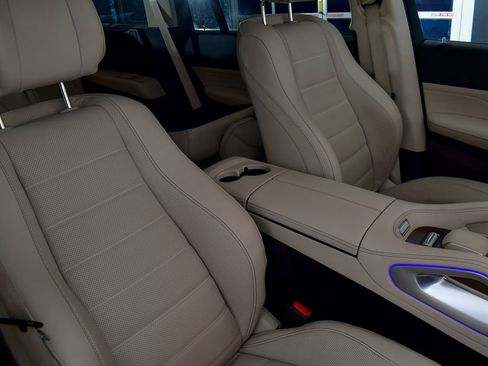 Used 2022 Mercedes-Benz GLS 450 4MATIC image 28