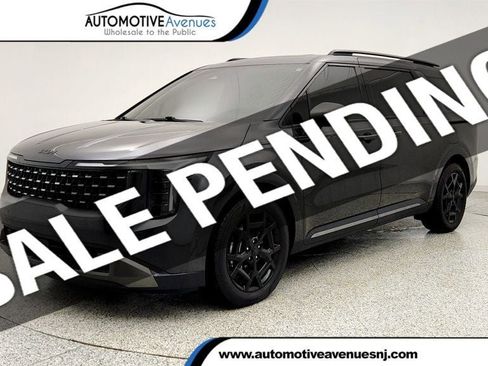 Used 2025 Kia Carnival SX Prestige image 1