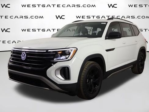 Used 2025 Volkswagen Atlas Peak Edition SE AWD/4WD image 1