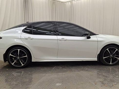 Certified 2019 Toyota Camry XSE image 4