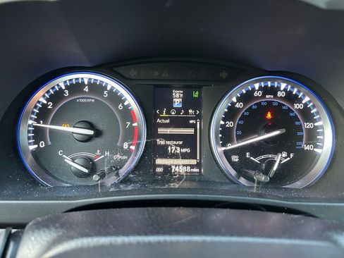 Used 2016 Toyota Highlander Limited w/ Driver Technology Package image 24