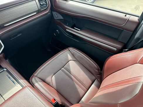 Used 2024 Ford Expedition Limited RWD image 15