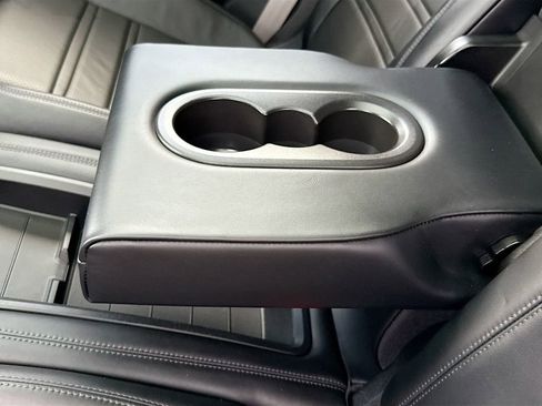 Used 2022 Porsche Cayenne Platinum Edition image 29