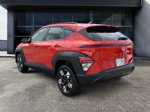 Used 2025 Hyundai Kona SEL AWD/4WD image 3