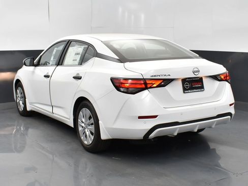 Used 2025 Nissan Sentra S image 6