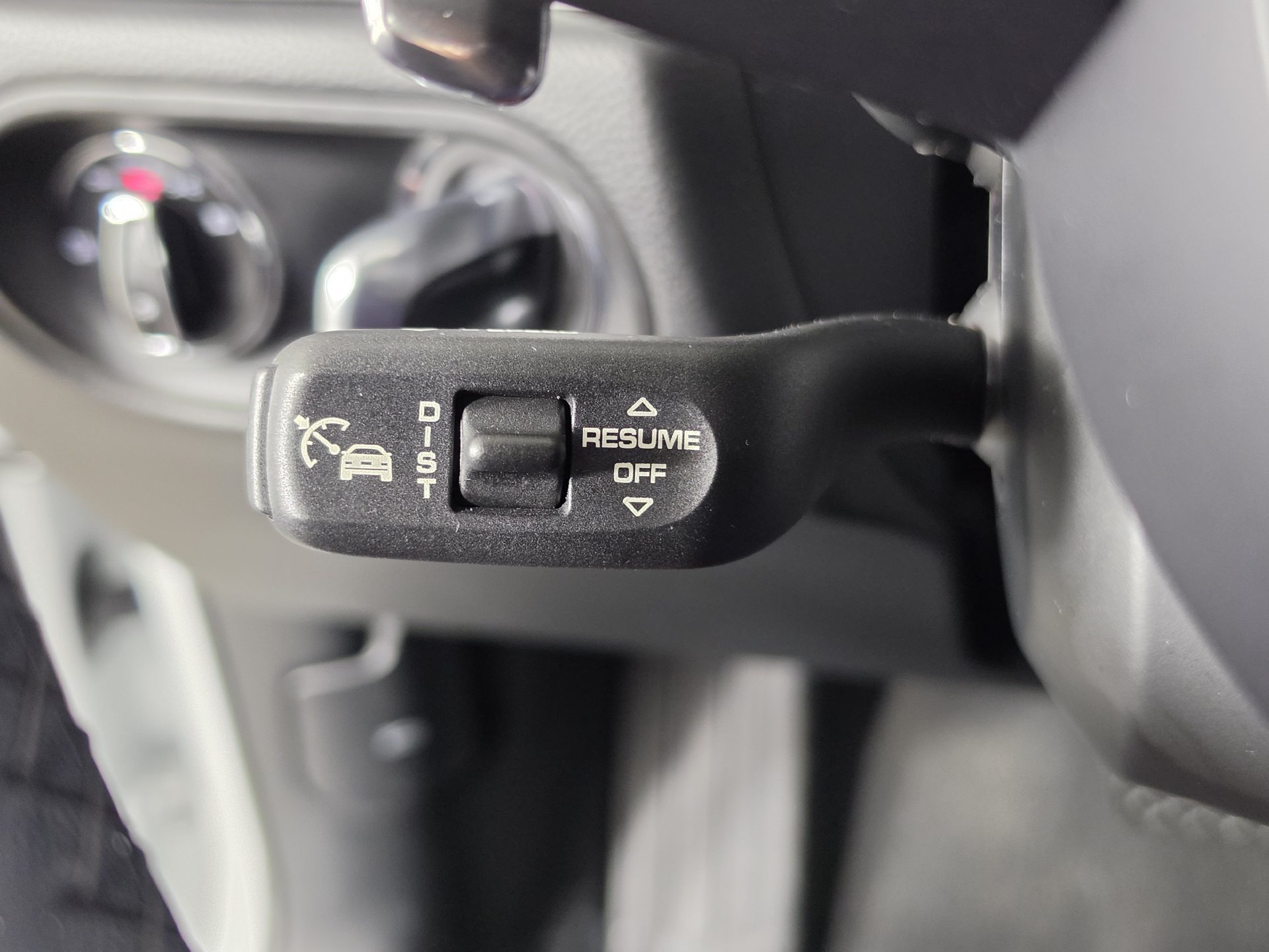 Used 2025 Porsche Macan AWD/4WD image 15