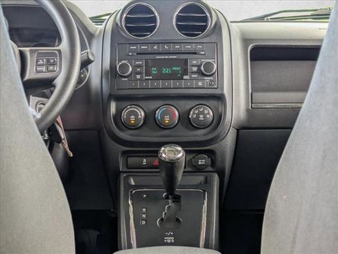 Used 2016 Jeep Patriot Sport w/ Power Value Group AWD/4WD image 15