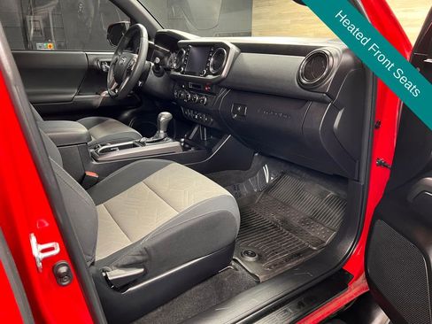 Used 2022 Toyota Tacoma TRD Off-Road w/ Technology Package image 7