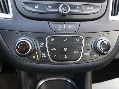 Used 2025 Chevrolet Malibu LT FWD image 25