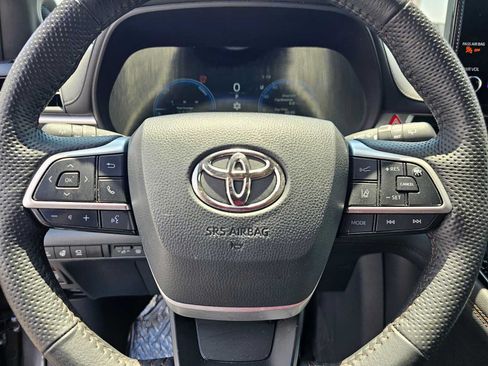 Certified 2025 Toyota Sienna Platinum AWD/4WD image 23