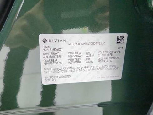 Used 2025 Rivian R1S Adventure image 67