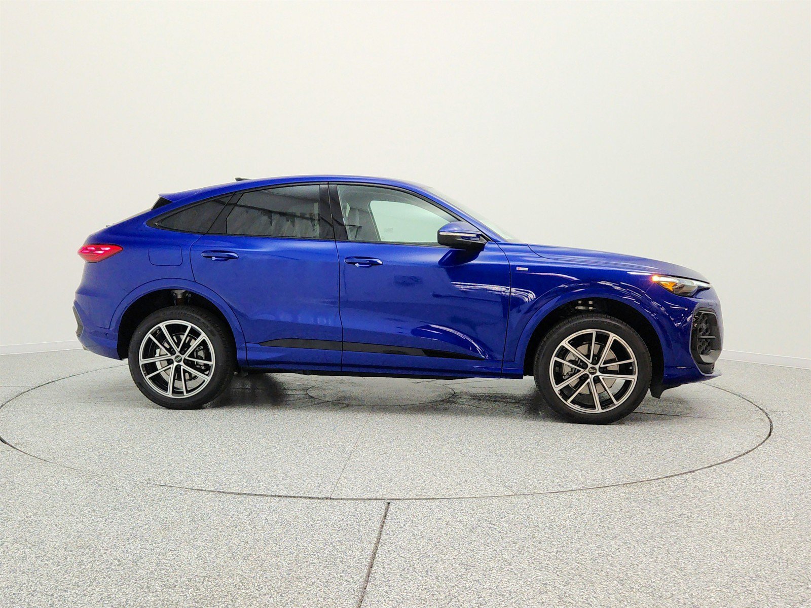New 2026 Audi Q5 Premium Plus AWD/4WD image 4
