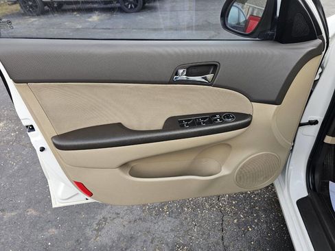 Used 2010 Hyundai Elantra SE image 12