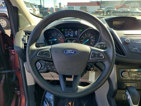Used 2018 Ford Escape SE image 21