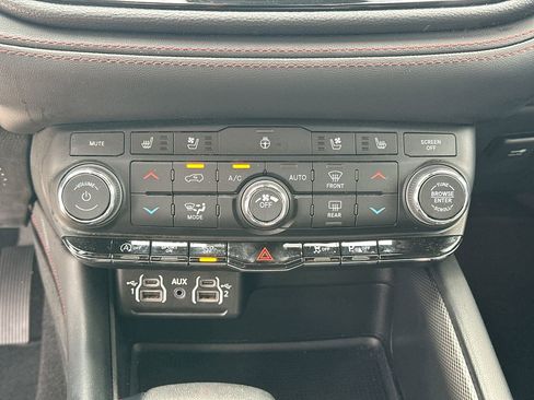 Used 2024 Dodge Durango GT image 23