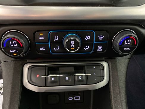 Certified 2023 GMC Acadia SLT w/ Preferred Package image 19