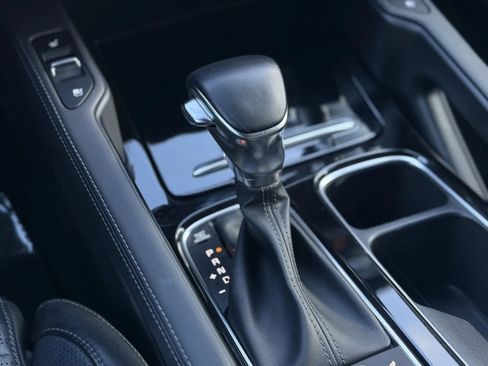 Used 2022 Kia Telluride SX w/ SX Prestige Package image 9