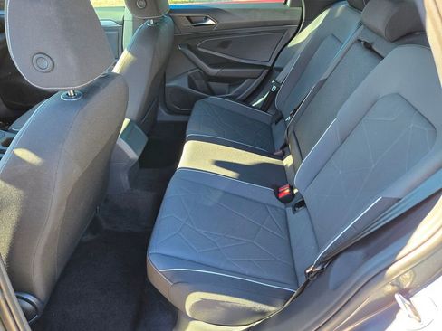 Certified 2025 Volkswagen Jetta Sport FWD image 9