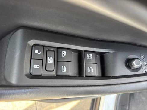 Used 2023 Jeep Grand Cherokee L Altitude AWD/4WD image 21
