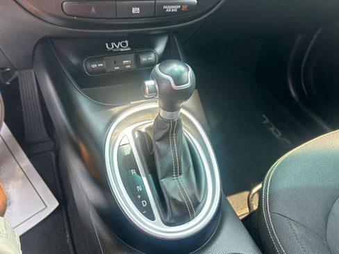 Used 2015 Kia Soul + FWD image 17