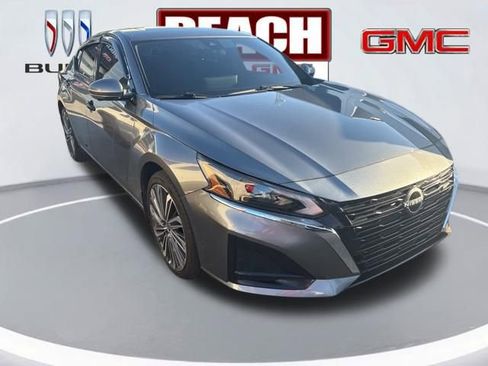 Used 2023 Nissan Altima 2.5 SL image 3