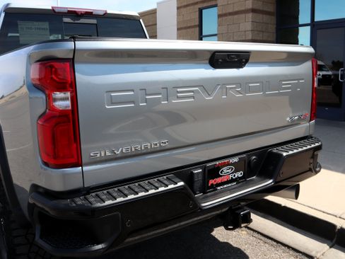Used 2024 Chevrolet Silverado 2500 ZR2 w/ Technology Package AWD/4WD image 19