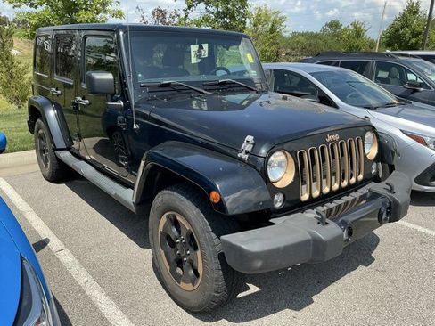 Used 2014 Jeep Wrangler Unlimited Sahara AWD/4WD image 6