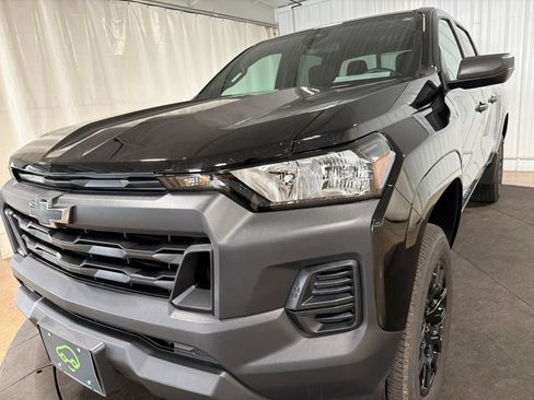 Certified 2026 Chevrolet Colorado W/T w/ WT Custom Package AWD/4WD image 14