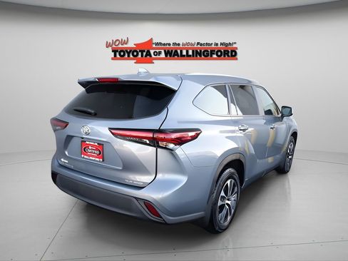 Used 2023 Toyota Highlander XLE image 12